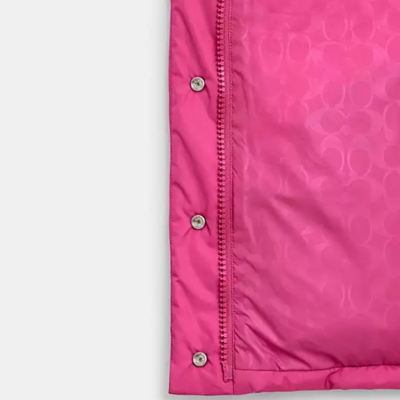 New💗Coach Short Down Puffer. Color: Pink - Picture 2 of 5